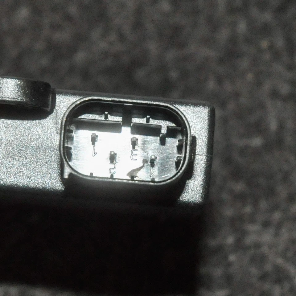 Centralina allarme protezione antifurto BMW 6 Cabriolet ECU F12 9233009 2013 - Immagine 3 di 4