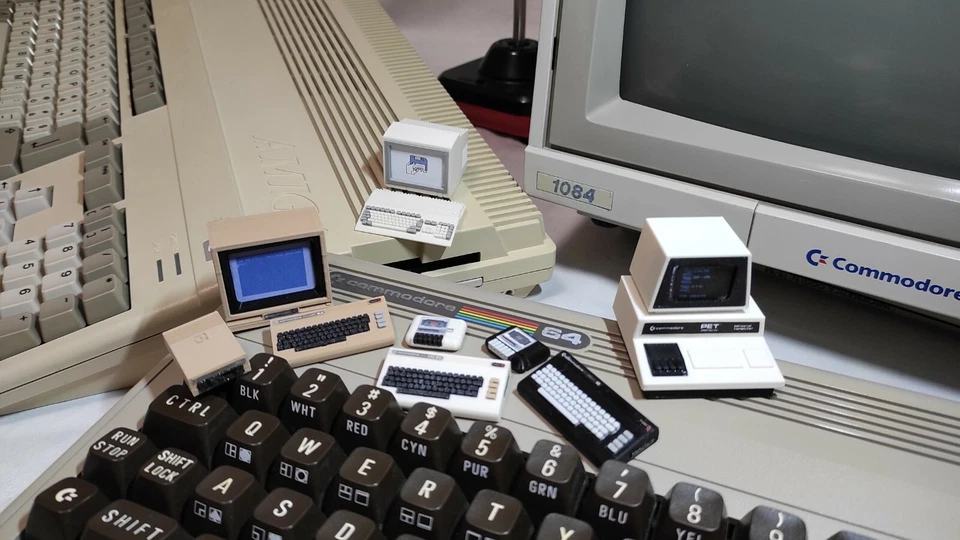 SET Commodore PET 2001 VIC20 C16 C64 1541 1701 Amiga 500 1084 monitor Datassette - Immagine 4 di 4