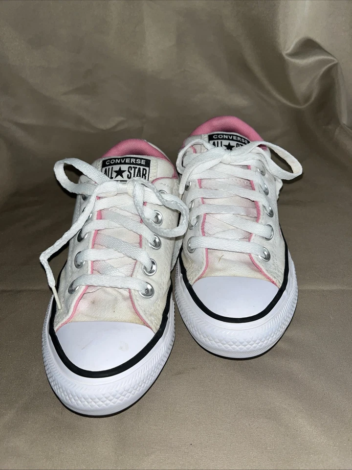 Converse Chuck Taylor AllStar Youth Girls Embroidered Slip-on Shoes Size 12 - Image 2 of 4