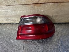 Feu arrière Mercedes 200