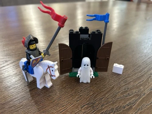 LEGO 6034 Black Monarch's Ghost castle, No Instructions Or Bird