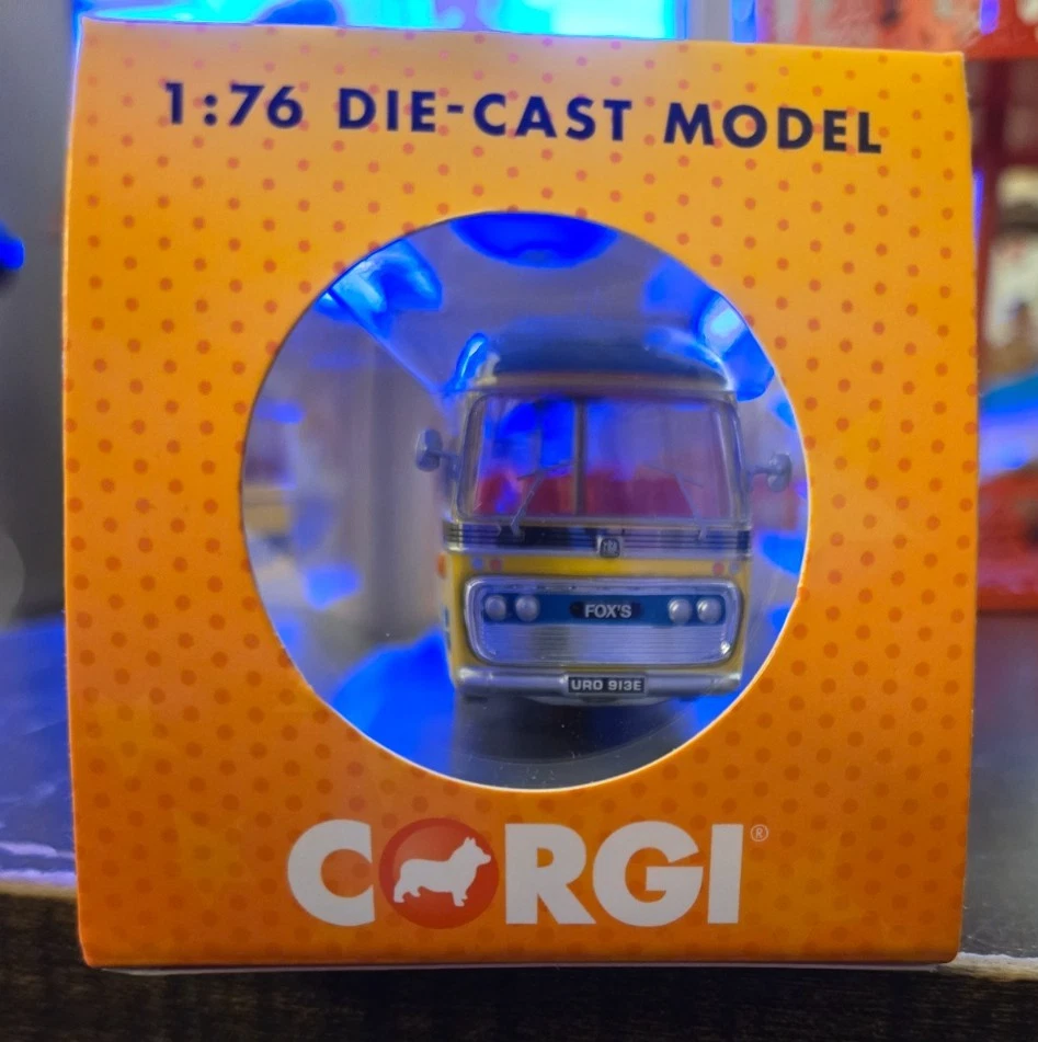 NEW Corgi Hornby 1:76 Scale THE BEATLES  "MAGICAL MYSTERY TOUR BUS" - Image 3 of 3