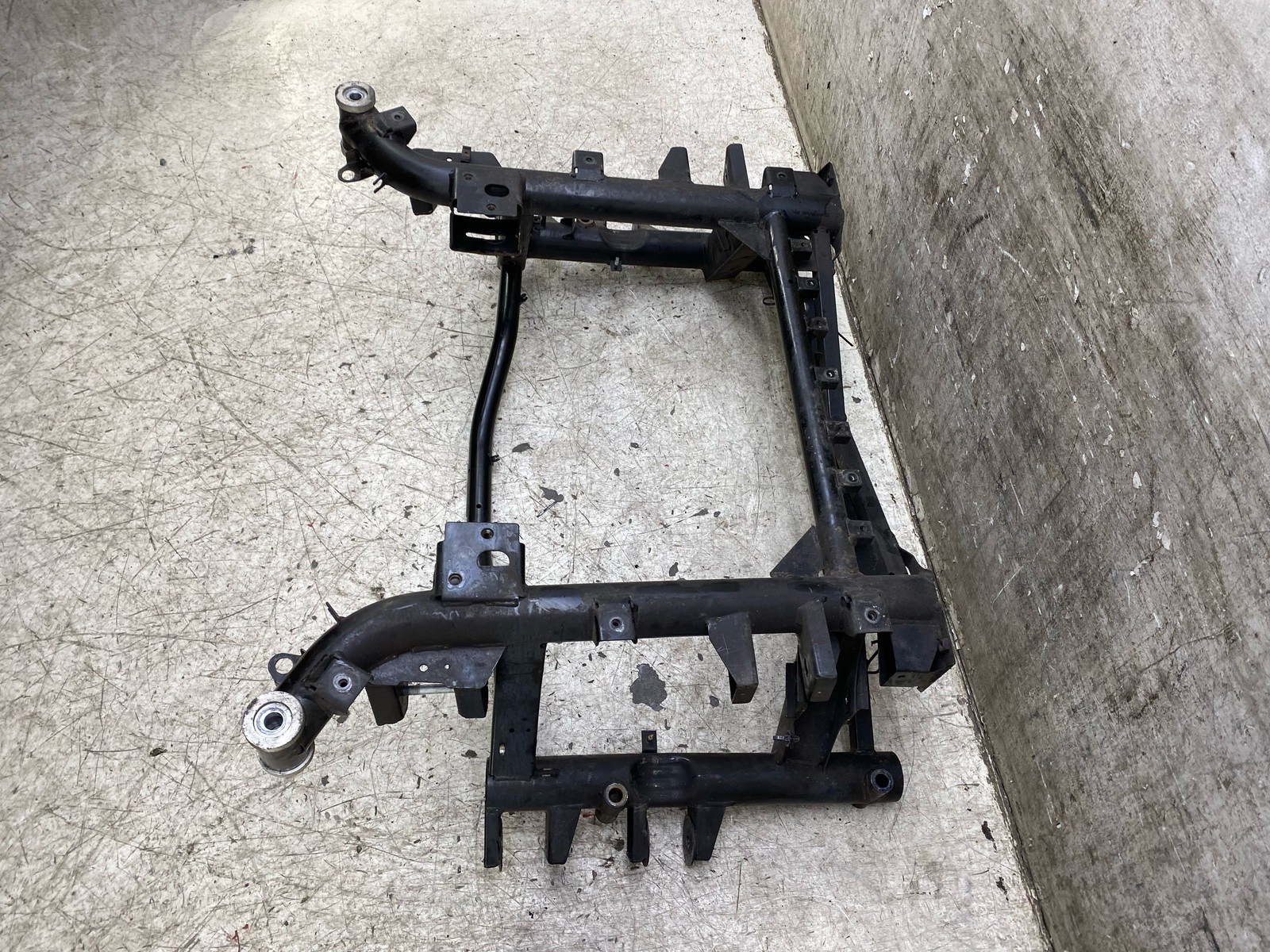 2009 Aston Martin Vantage Rear Subframe Suspension Crossmember 9G33-5R003-AB