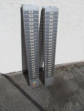 2 Alte Regale für Stempelkarten. Echte Raritäten in gutem Zustand.