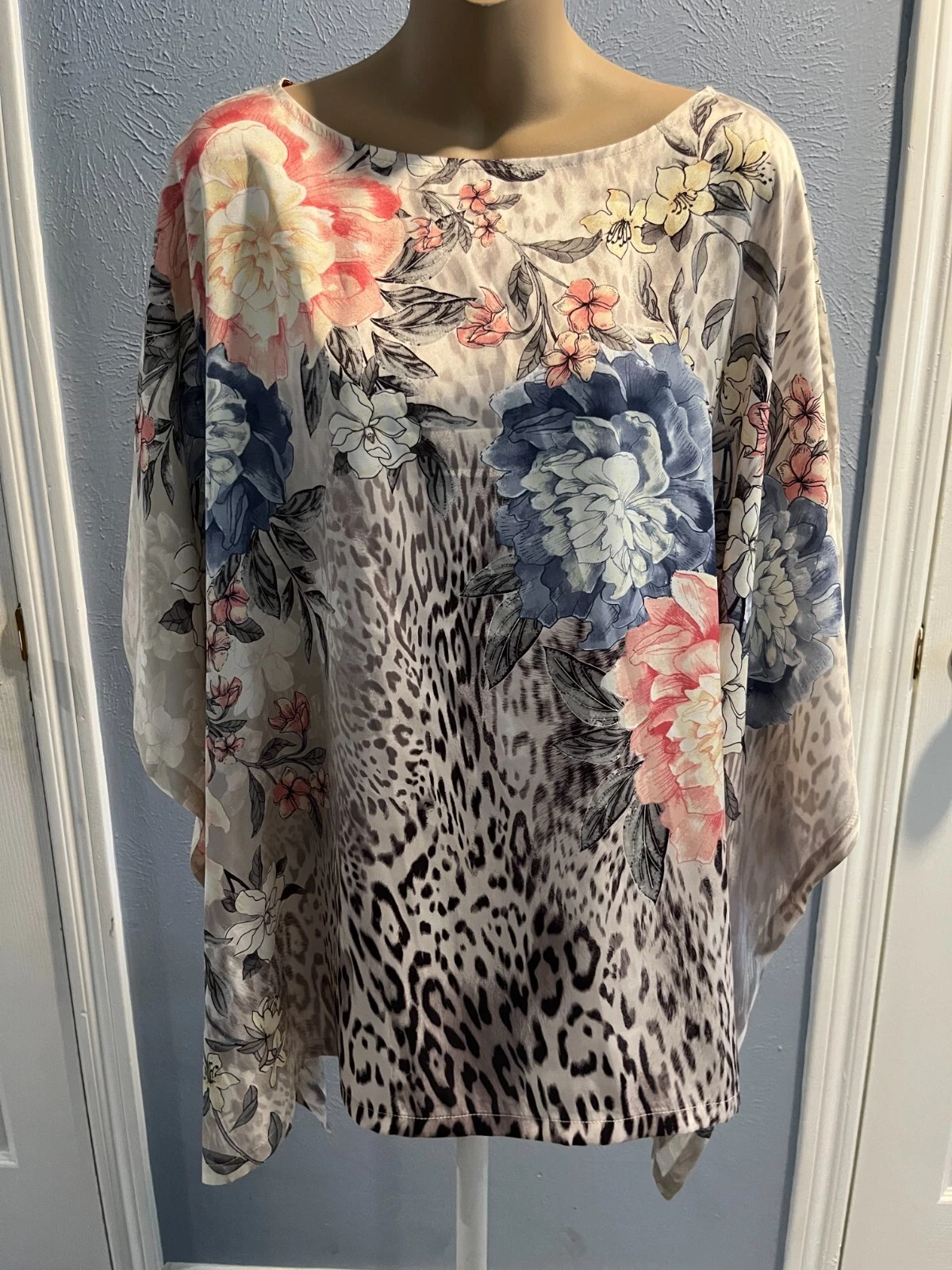 Chico's Floral Poncho, Neutral Blend, Size L/XL, nwt
