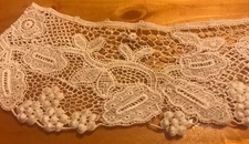 Antique Lace Cotton Fragment Trim Cutter Scrap Sewing  C1