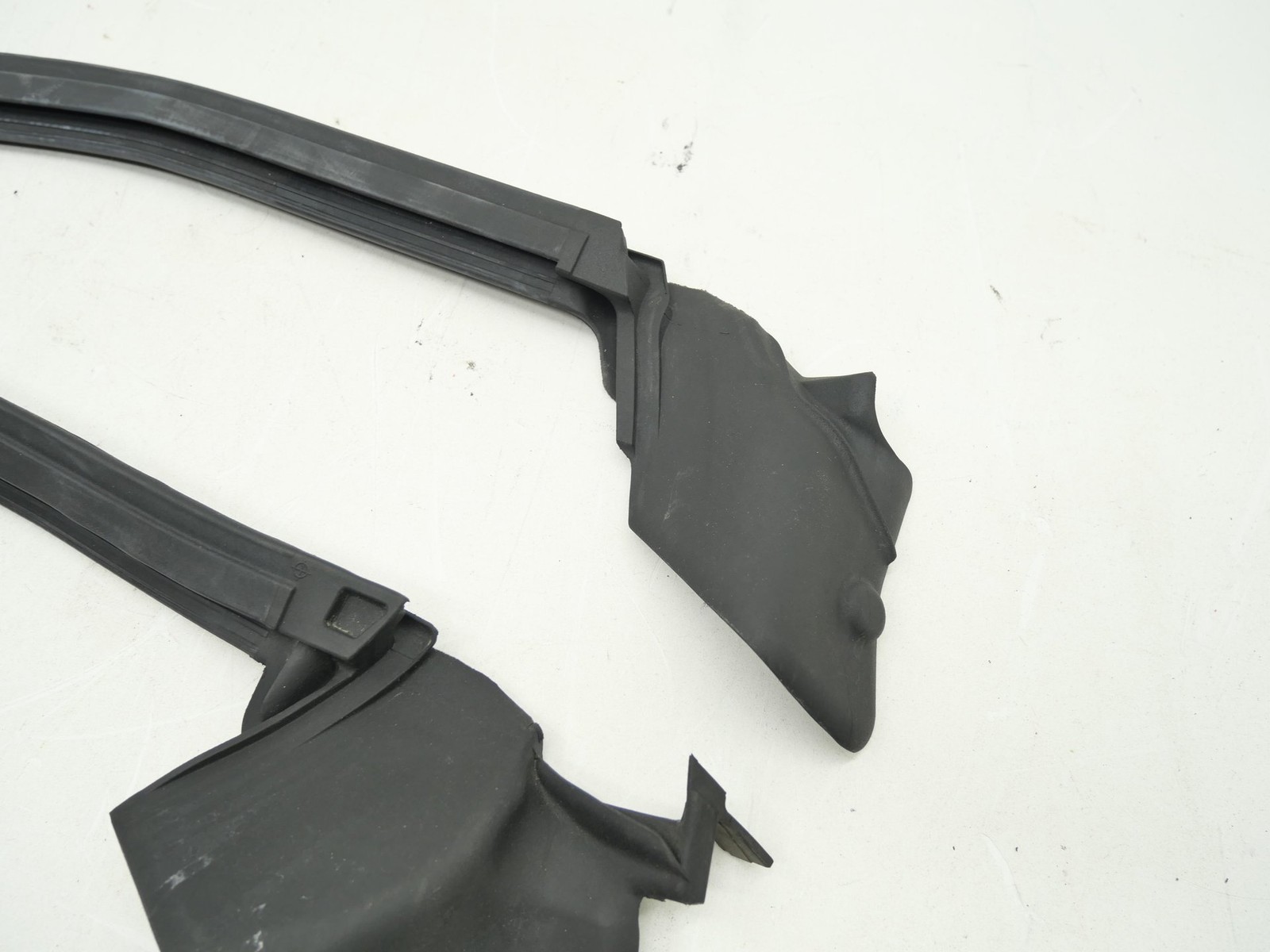 Used Door Molding Weather Strip Seal Driver/Passenger 2016-2021 McLaren 570S OEM