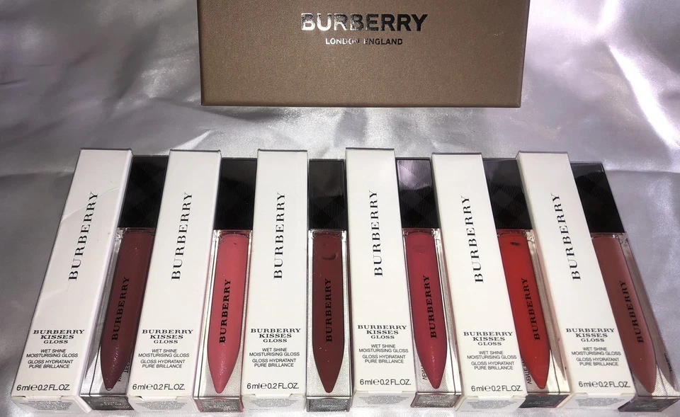 Six Burberry Kisses brilho, hidratante, varejo por US$ 174 - Imagem 2 de 2