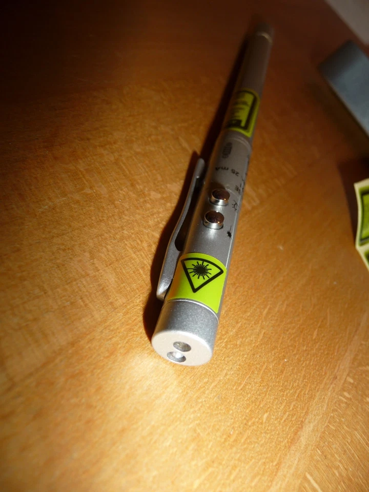 CONRAD Laserpointer 4 in 1 , LED Taschenlampe , Zeigestab , Kugelschreiber NEU* - Bild 4 von 4