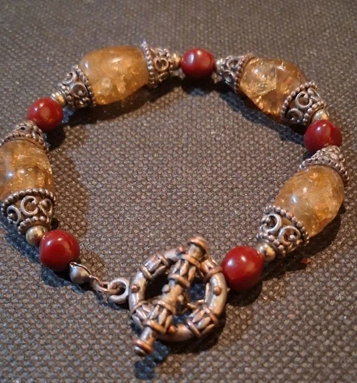 Silvertone falso âmbar com contas de cornalina fecho alternador 8,5" bit od desgaste no fecho - Imagem 2 de 3