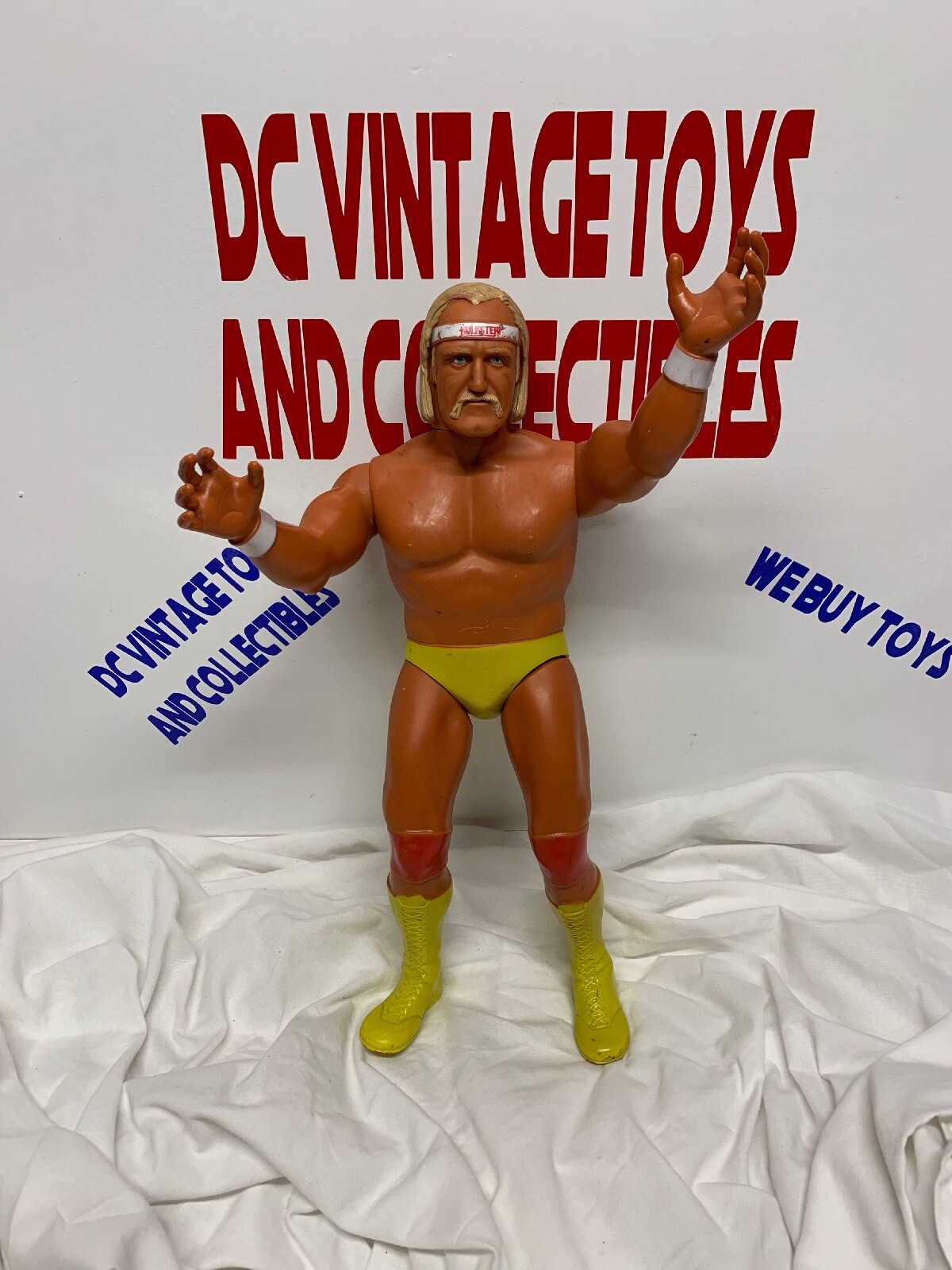 hulk hogan action figure 1985