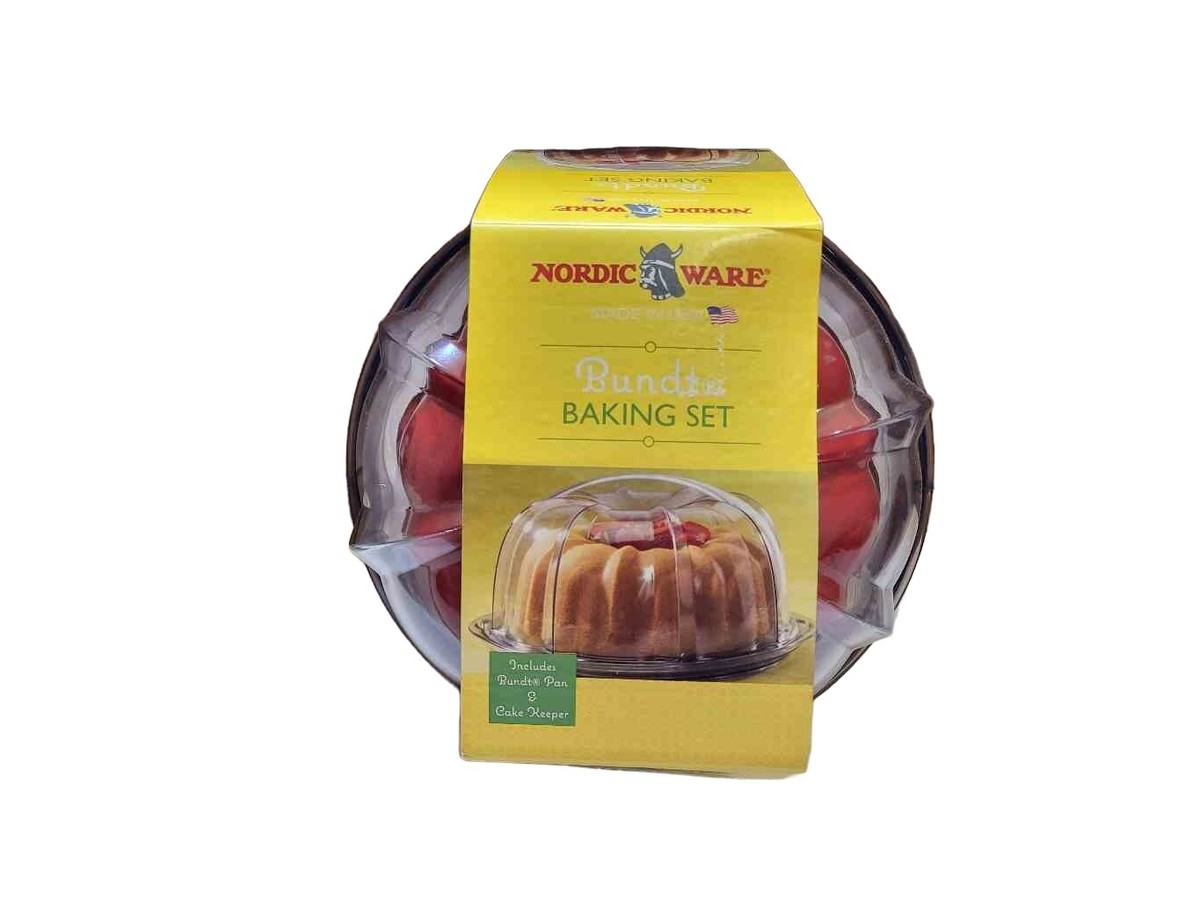 NORDICWARE Bundt Baking Set Bundt Pan/Cake Keeper NEW