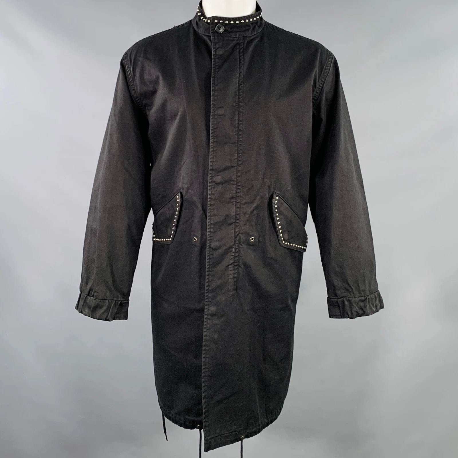 SAINT LAURENT (YSL) Cappotto nero in cotone con borchie SAINT LAURENT taglia 40