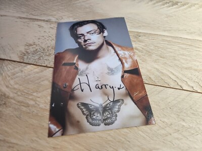 HARRY STYLES Repro Autograph - Approx 10x16 - (722)