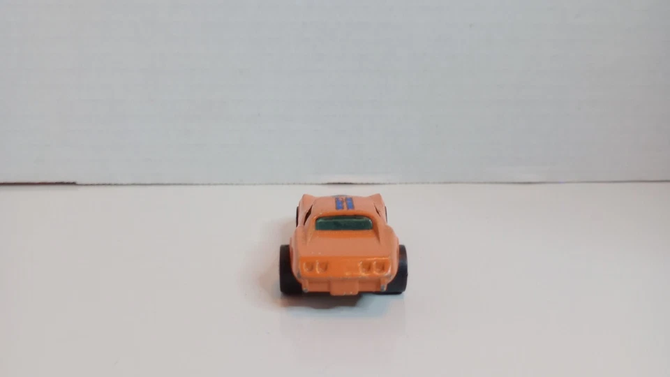 Chevy Corvette Sting Ray 1975 Hot Wheels escala 1:64 naranja coche correo Foto 3 de 4