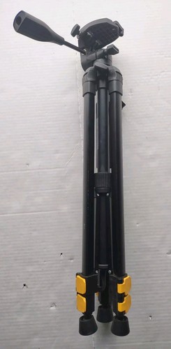 KODAK PhotoGear 62" Lightweight Tripod 3-Section Flip-Lock, Adjusts 22”-62” - Picture 2 of 12