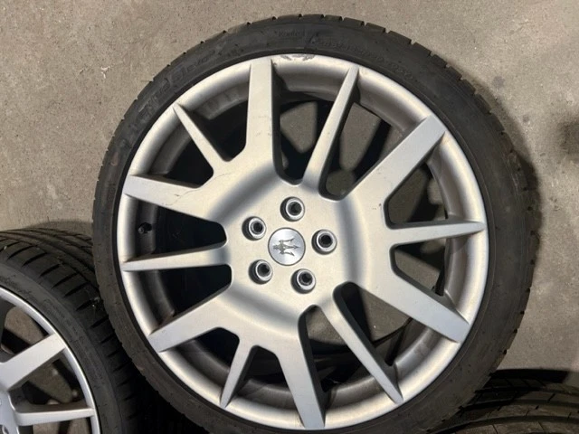 Maserati Kompletträder Sommerreifen 285/35ZR20 mit diversen Kratzern - Bild 3 von 4