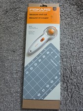 Fiskars Fabric Cutting 2pc Set for Sewing - with 45mm Rotary Cutter and Mat