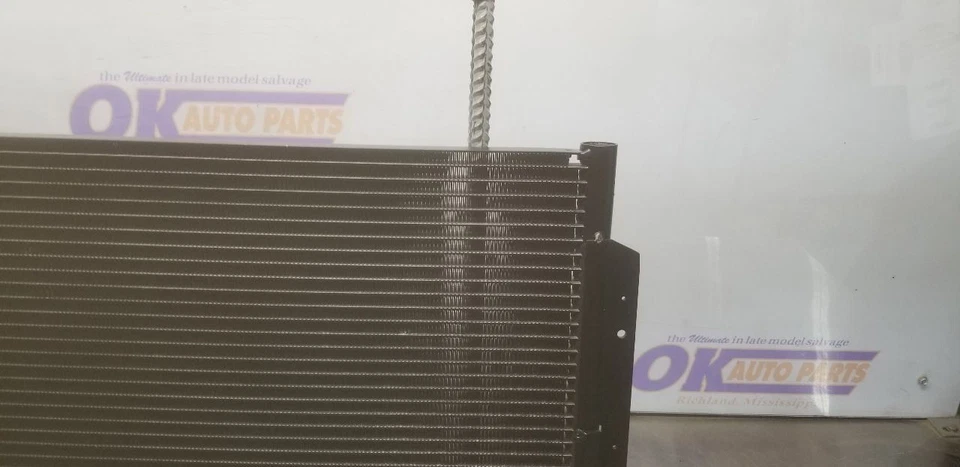 96 CHEVY CAPRICE 5.7L AC CONDENSER ASSEMBLY - Изображение 2 из 4