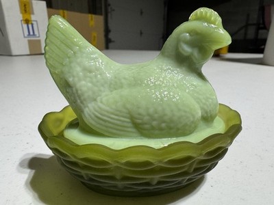 Vintage Westmoreland Satin Green Base & Jadeite Top Hen On Nest 3.5  Marriage