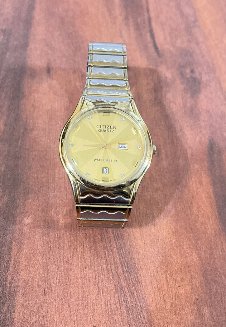 VTG CITIZEN Water Resist Quartz Watch Day Date Two Tone No VTG CITIZEN Water Resist Quartz Watch Day Date Two Tone No