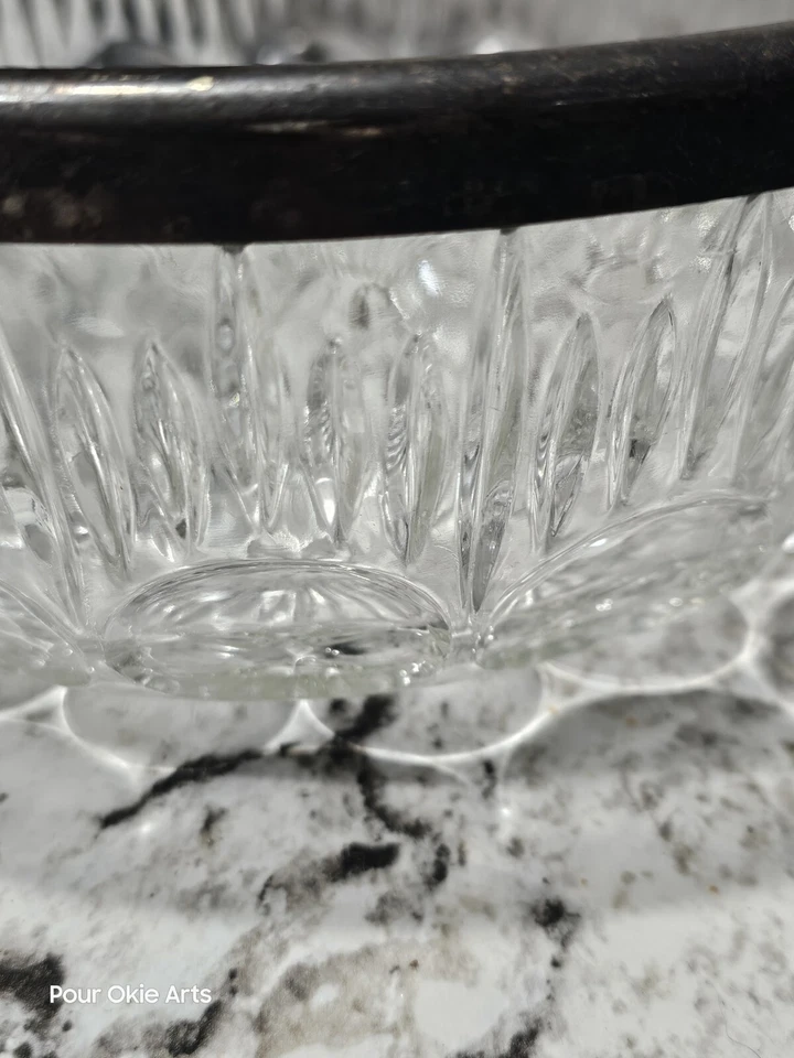 Juego de 2 cuencos de cristal vintage con plomo cortados a mano con borde de placa de plata Foto 4 de 4