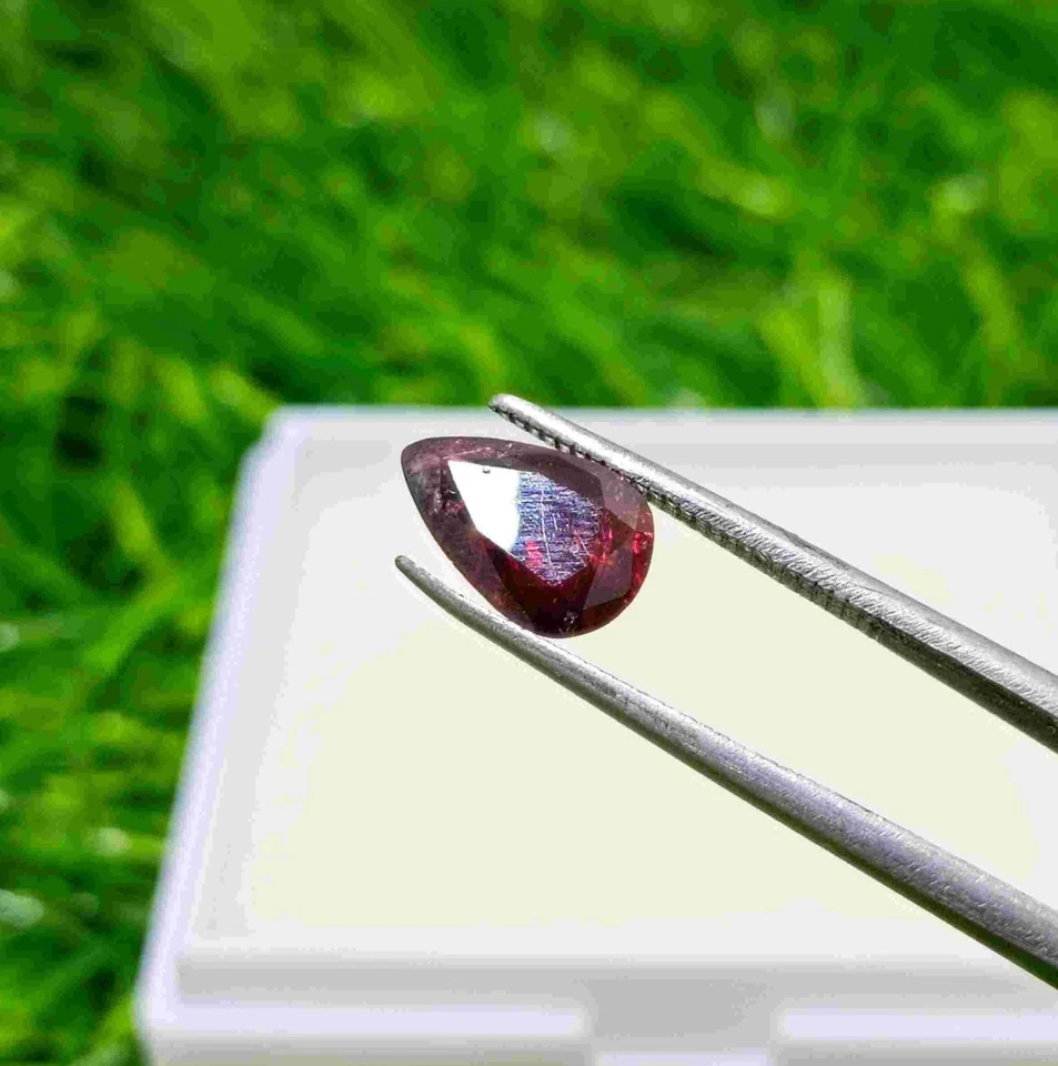 1.8 Carats Pendeloque or Pear Shape Pyrope or Red Garnet Natural Gemstone - Image 3 of 4