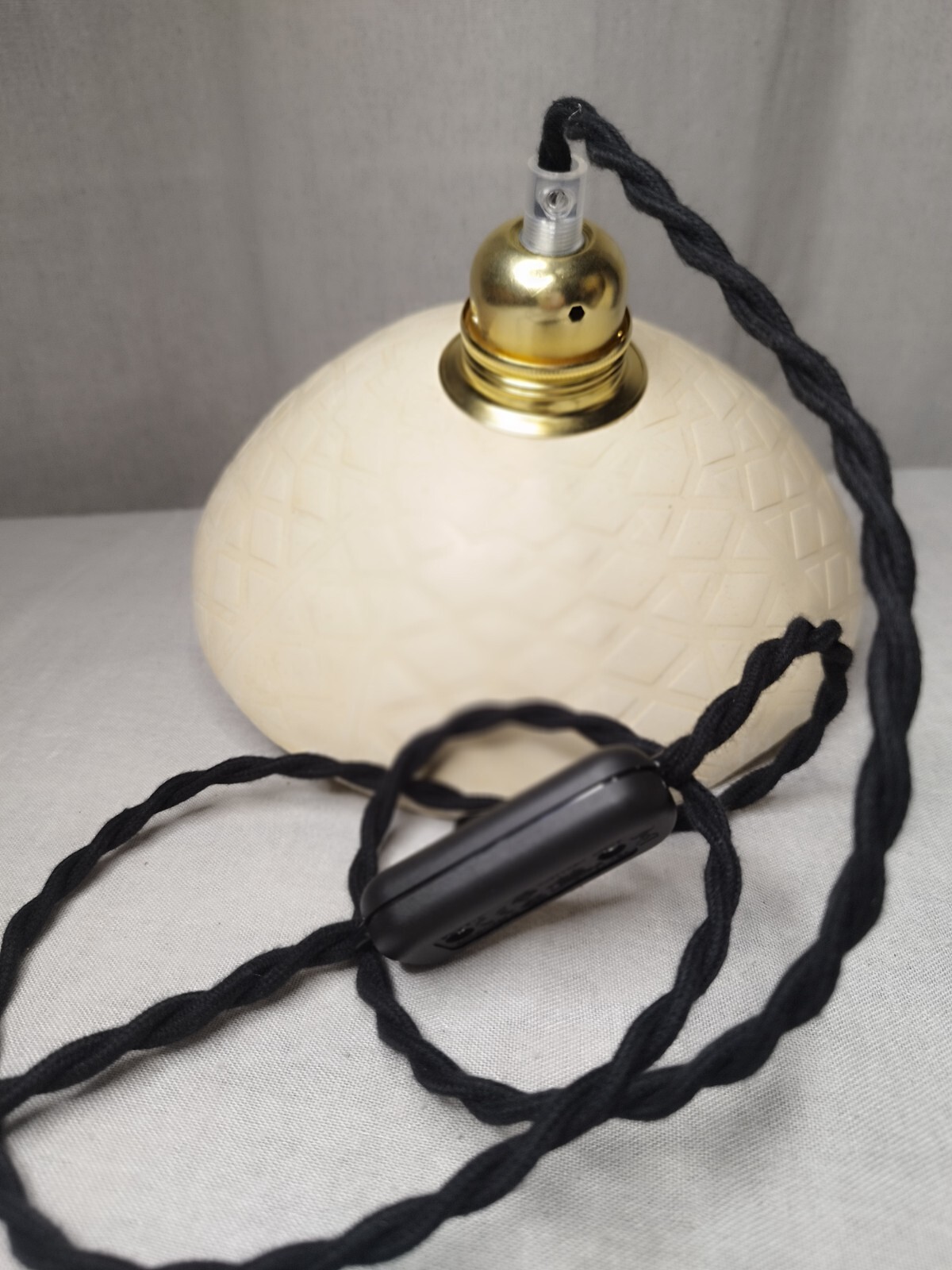 Plafonnier conique modulable beige paillettes MM : luminaire orientable et nomade