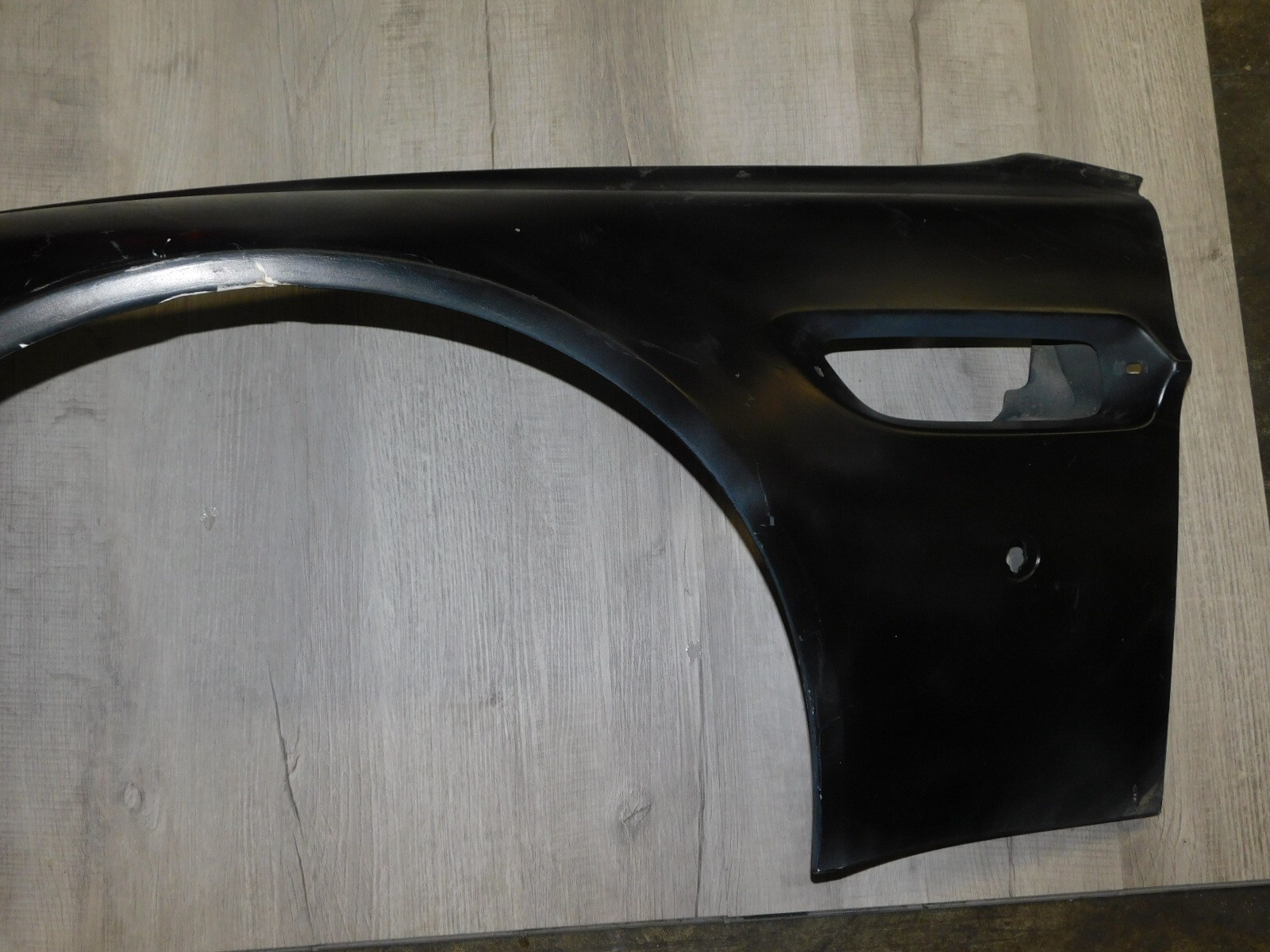 06-17 ASTON MARTIN VANTAGE (BLACK) LEFT FENDER OEM# 6G33-16006