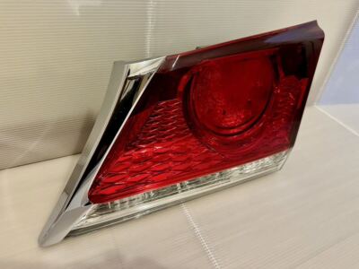 Toyota Genuine CROWN Athlete AWS210 GRS210 Early Tail Light