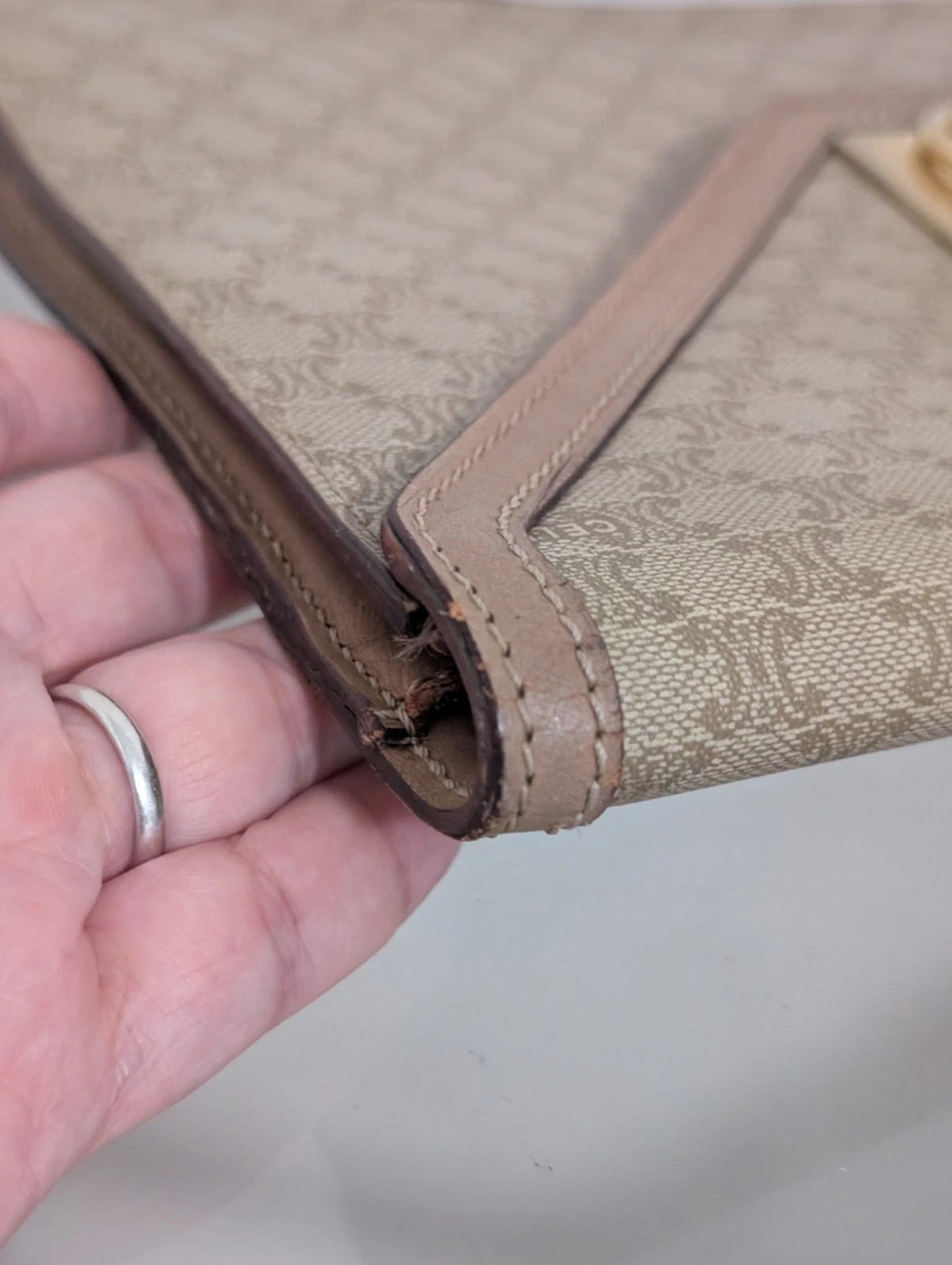 Borsa pochette originale vintage CELINE Macadam Triomphe Blason beige