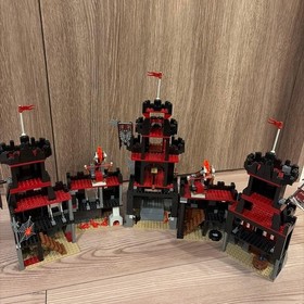 LEGO Knights Kingdom Vladek's Dark Fortress 8877 in 2005 Used with Manual Used