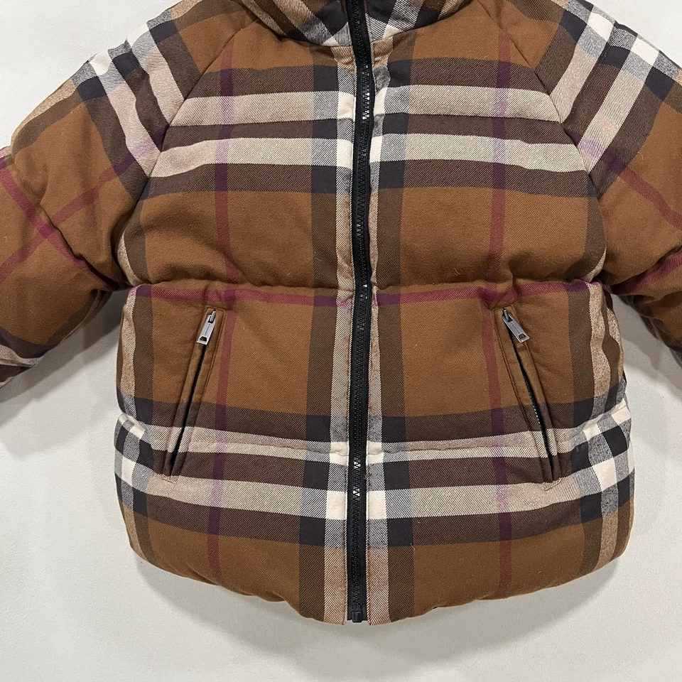 Chaqueta acolchada reversible a cuadros BURBERRY para niños en marrón abedul talla 8 años Foto 2 de 4