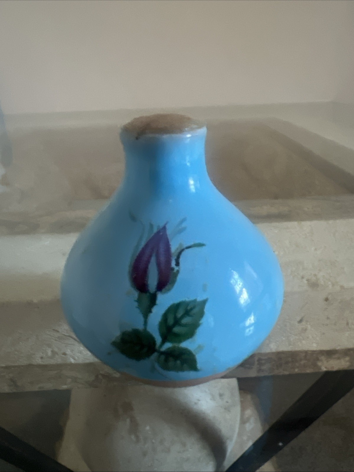 Small sealed perfume pot 