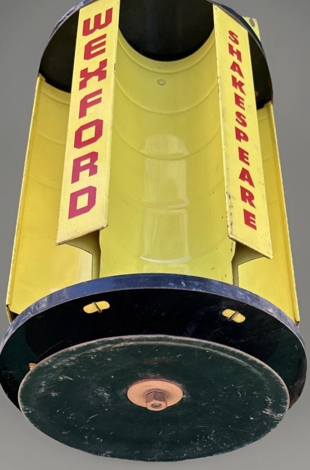 RARO🔥 Antigo Vintage Shakespeare Wexford Linha de Pesca Venda Placa de Exibição Amarela - Imagem 3 de 4