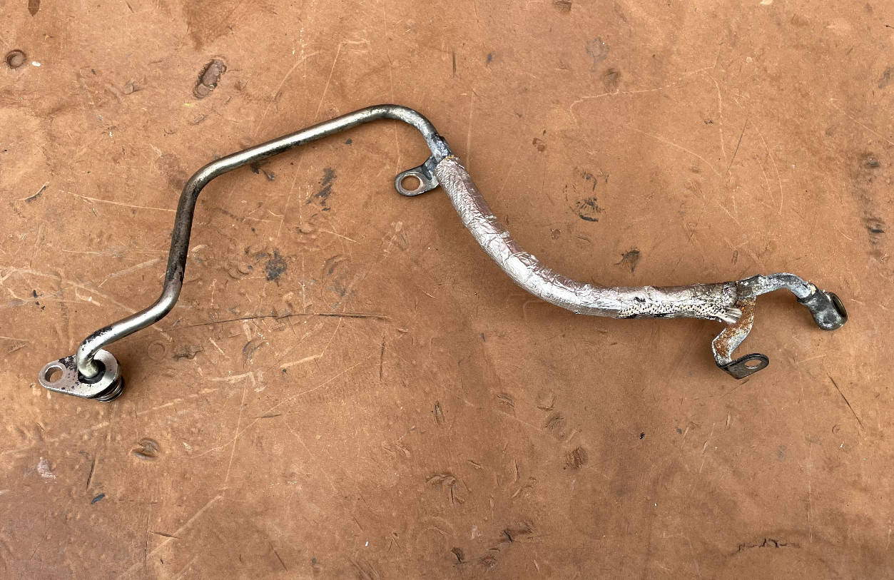 Ferrari 488 GTB Spider  WATER DELIVERY PIPE TO RH TURBO 314531 OEM used