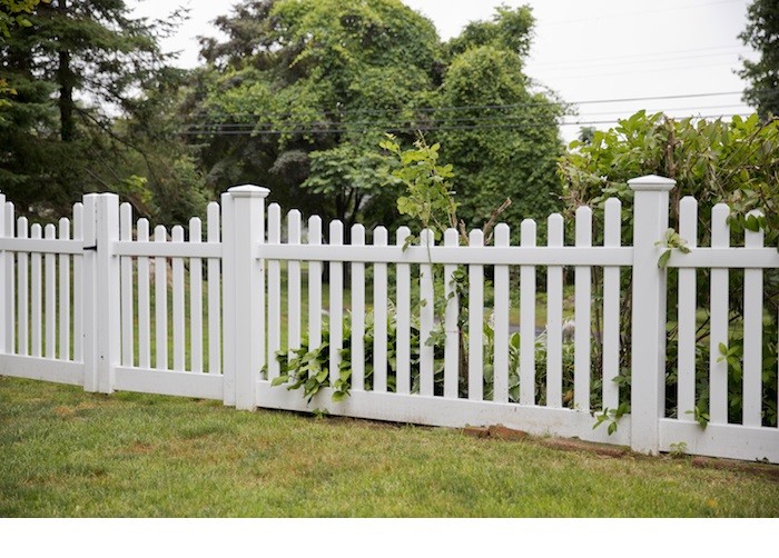 96' of 4' HIGH PVC VINYL DENVILLE TRADITIONAL PICKET SCALLOPED DOG EAR  PICKETS