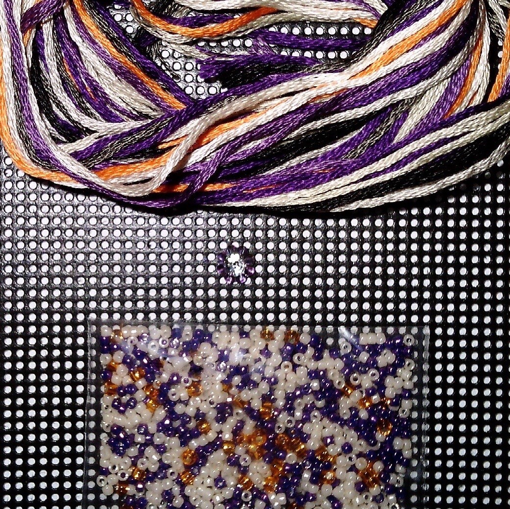Be Scary Bead Cross Stitch Kit Mill Hill 2017 Autumn Harvest MH181725