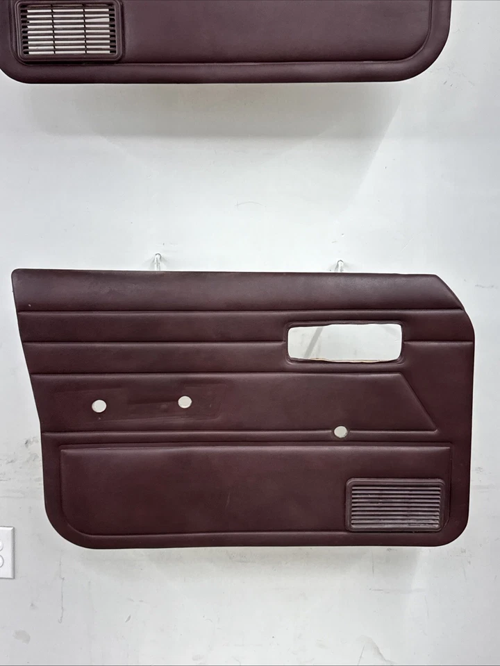 Оригинальные передние водительские и пассажирские ручные дверные панели 84–96 Jeep Cherokee XJ темно-бордовые - Изображение 2 из 4