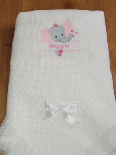 Baby WHITE shawl blanket embroidered personalised elephant+name op bow+ribbon - Picture 3 of 12