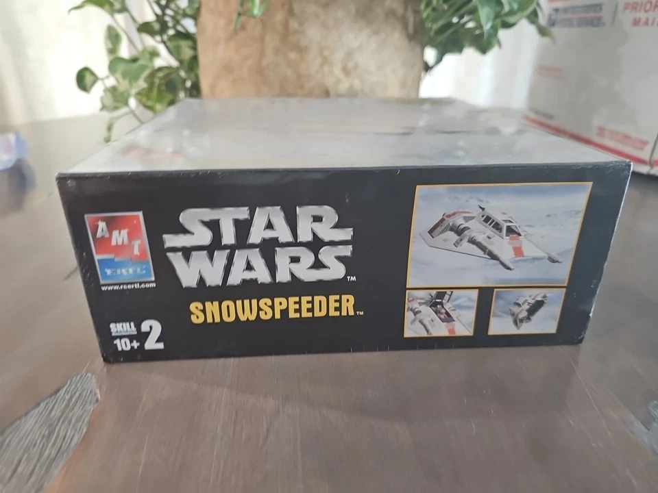 2005 AMT ERTL Star Wars Empire Strikes Back Snowspeeder Model Kit Factory SEALED - Image 2 of 4