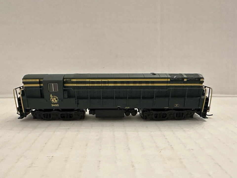 ATLAS N Scale 49532 Train Master Jersey Central Locomotive #2402 - Image 3 of 4