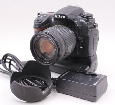 NIKON D300 + MB-D10 +SIGMA 3,5-5,6/18-125 D  , SHC Art.766584