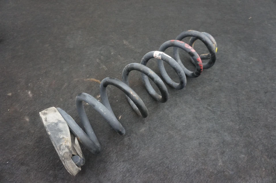 Juego de muelles helicoidales delanteros izquierdo y derecho 5C345310ADD Ford F350 Super Duty Lariat 2018 Foto 2 de 4