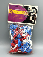 Multiple Toymakers 50 Spacemen sealed original rack toy 1972 astronauts vintage
