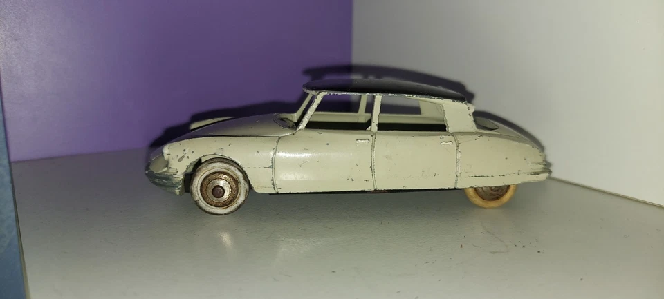 Citroen Ds 19 1 43 by Dinky Toys no Corgi Toys Solido Norev Cij Politoys - Immagine 3 di 4
