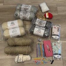 BUNDLE Crochet hooks, big twist yarn, amigurumi crochet kit