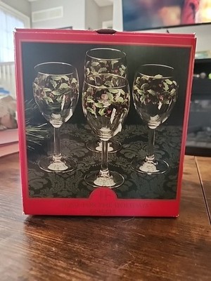 Royal Limited  Home for the Holidays  Christmas 7 1/4   Wine Glasses / Goblets 4
