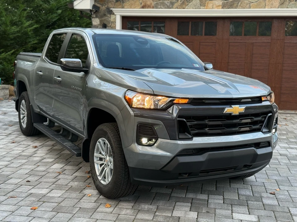 Chevrolet Colorado LT 2024 doble cabina 4x4 Foto 3 de 4