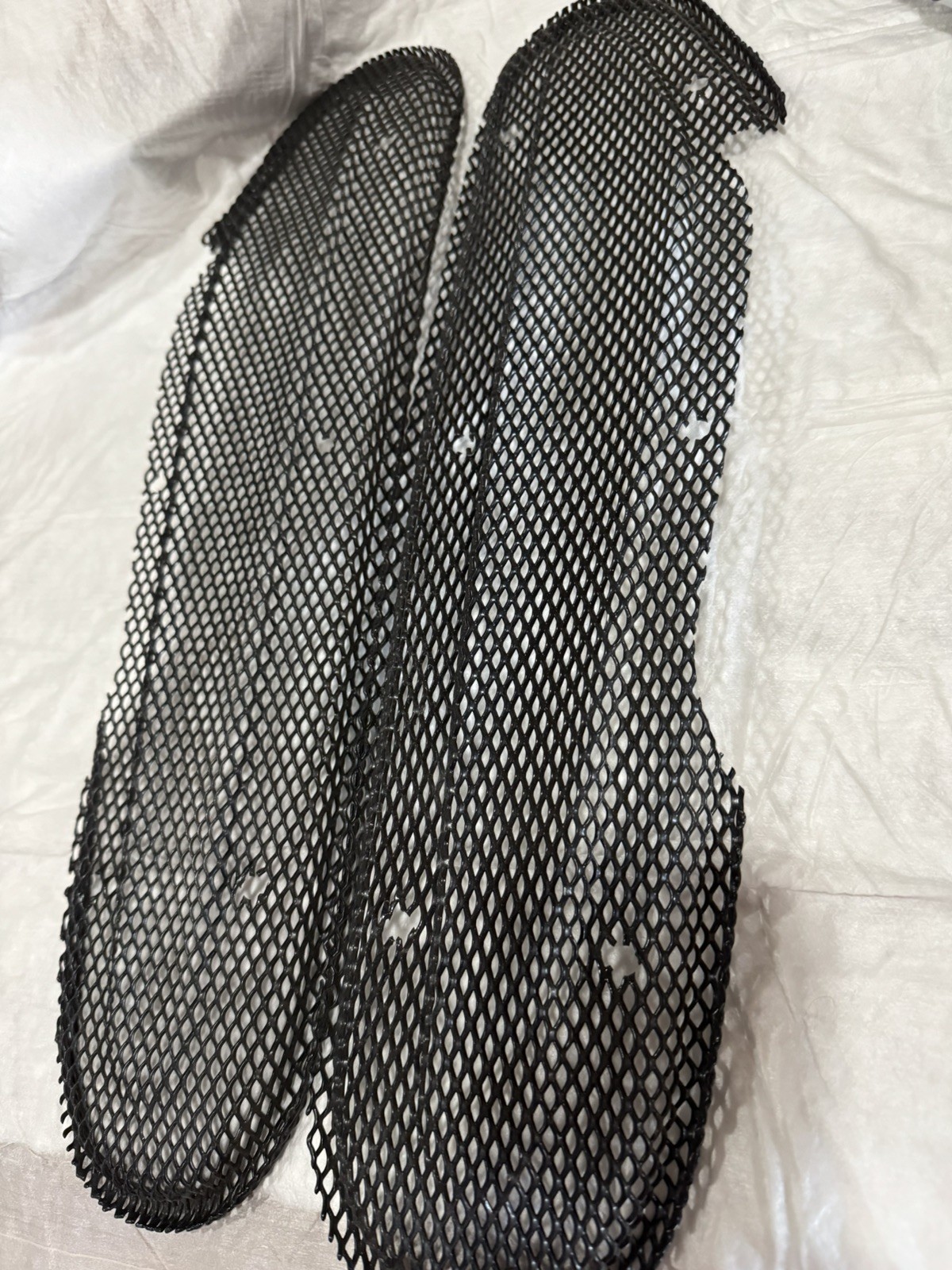 Aston Martin Bonnet , Grill vent meshAston Martin Bonnet , Grill vent mesh